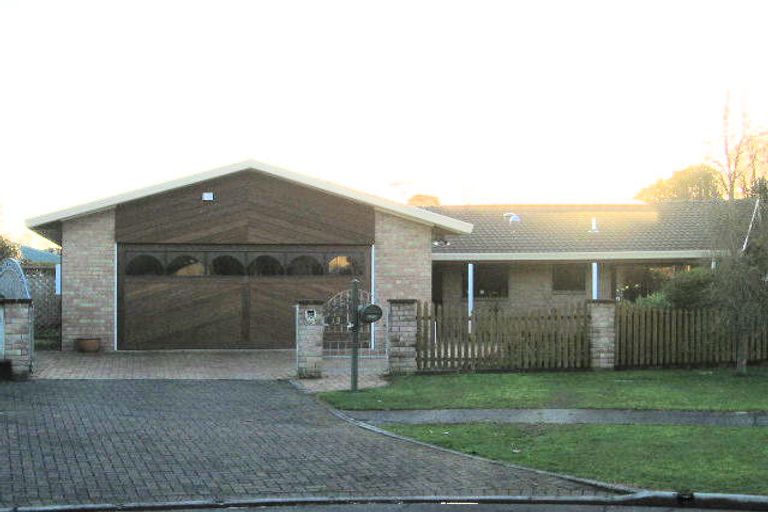 Photo of property in 13 Silhouette Way, Western Heights, Hamilton, 3200