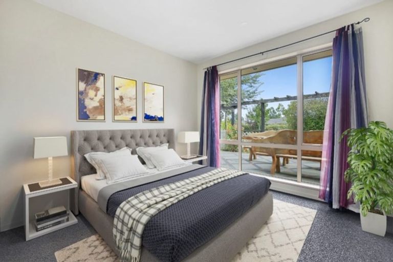 Photo of property in 6 Deavoll Place, Heathcote Valley, Christchurch, 8022