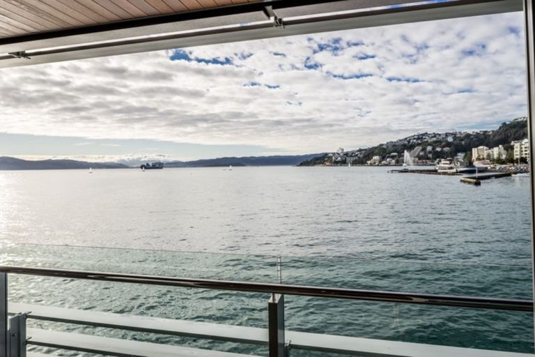 Photo of property in Clyde Quay Wharf, 1a/6 Clyde Quay Wharf, Te Aro, Wellington, 6011
