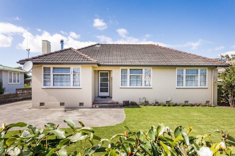Photo of property in 20 Milton Street, Roslyn, Palmerston North, 4414