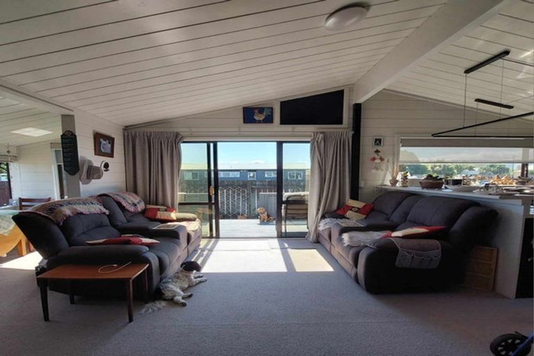 Photo of property in 1 Perth Street, Levin, 5510