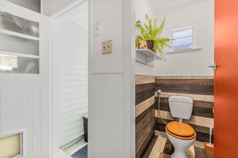 Photo of property in 9 Parris Street, Moturoa, New Plymouth, 4310