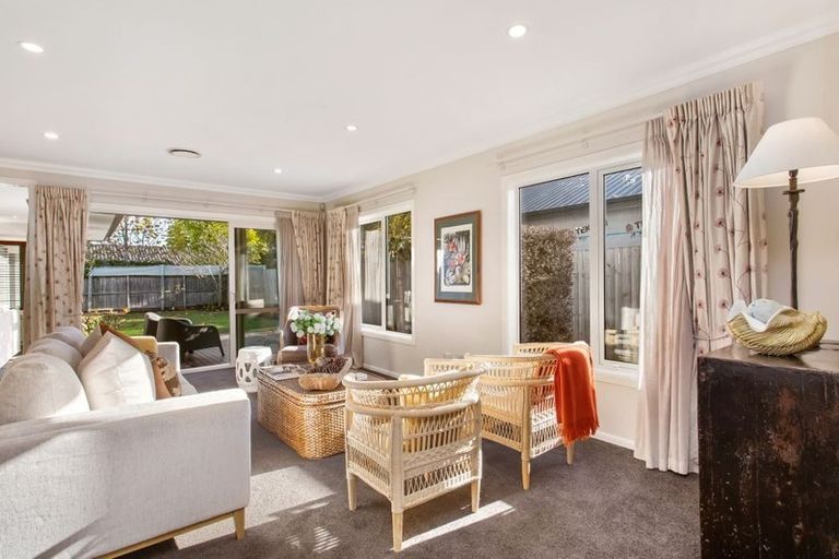 Photo of property in 17 Walnut Avenue, Strowan, Christchurch, 8052