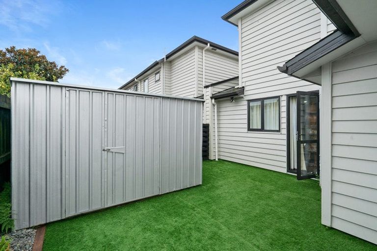 Photo of property in 15 Rosarina Lane, Takanini, 2112