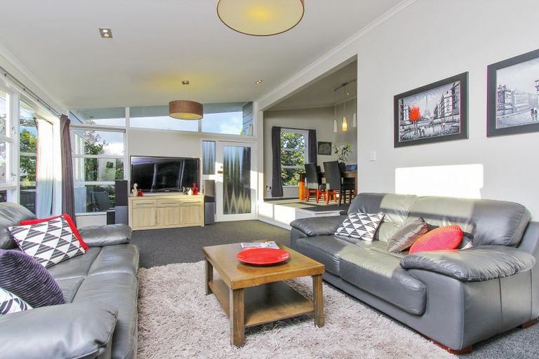 Photo of property in 11 Allington Road, Massey, Auckland, 0614