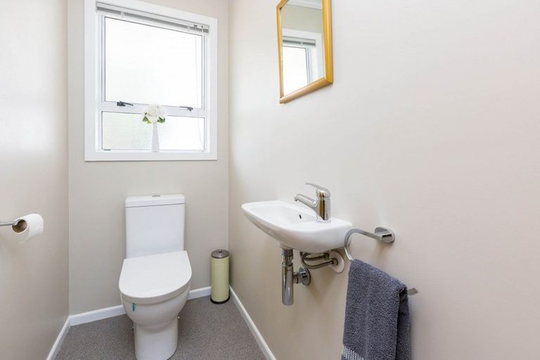 Photo of property in 27 Kentucky Street, Totara Park, Upper Hutt, 5018