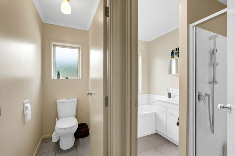 Photo of property in 333 Paraite Road, Paraite, New Plymouth, 4373