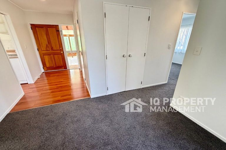 Photo of property in 1/452 Don Buck Road, Massey, Auckland, 0614