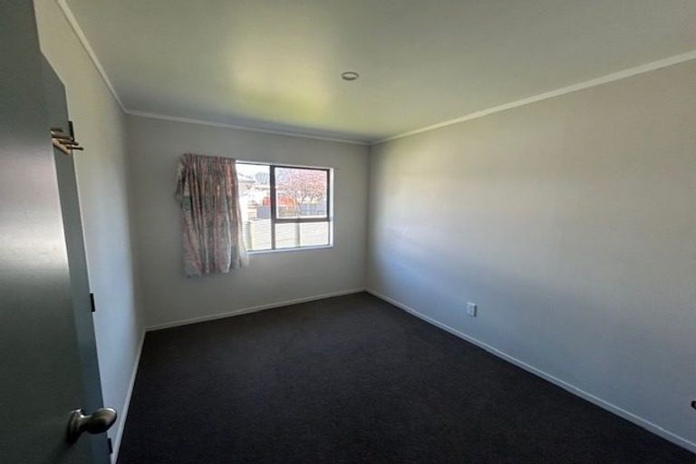 Photo of property in 12 Redwood Drive, Waipukurau, 4200