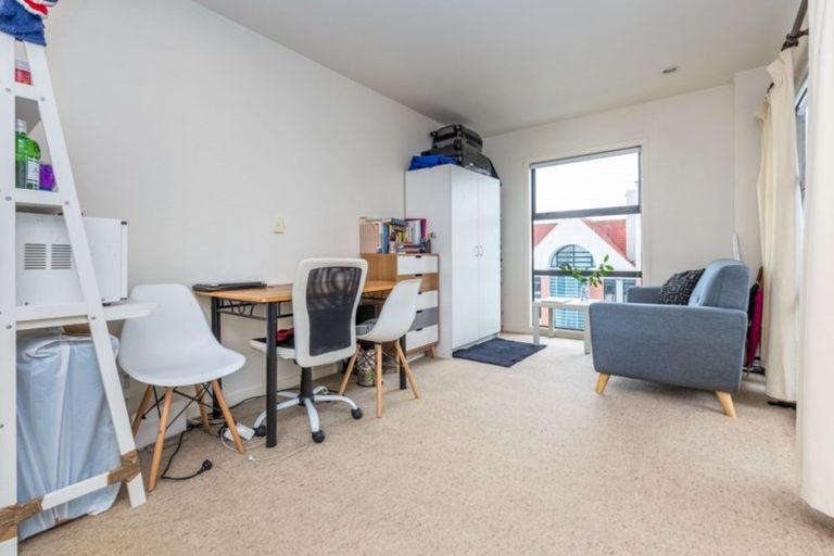 Photo of property in Oakwood Hall Apartments, 13b/81 Wakefield Street, Auckland Central, Auckland, 1010