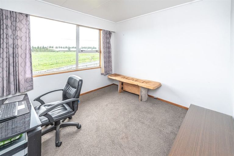 Photo of property in 16 Swinbourne Street, Waverley, 4510