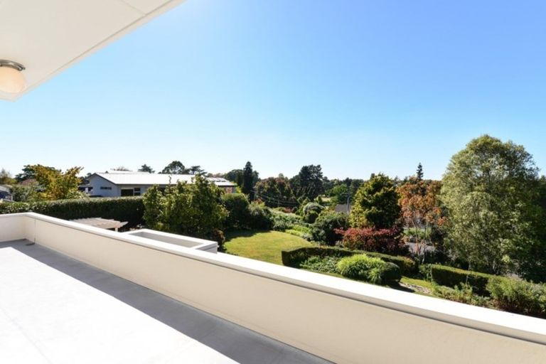 Photo of property in 65 Braid Road, St Andrews, Hamilton, 3200