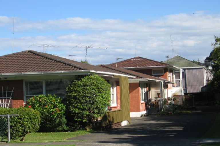 Photo of property in 2/28 Bute Road, Browns Bay, Auckland, 0630