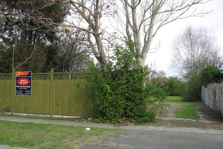 Photo of property in 12 Memorial Park Avenue, Haumoana, 4102