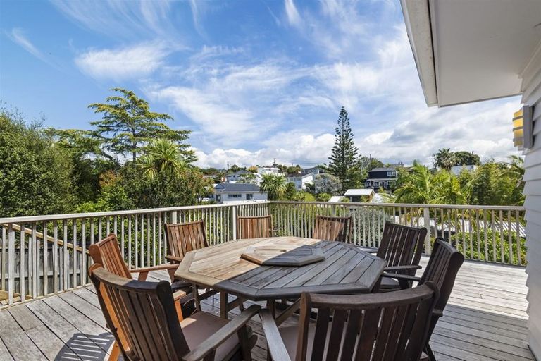 Photo of property in 43 Newhaven Terrace, Mairangi Bay, Auckland, 0630