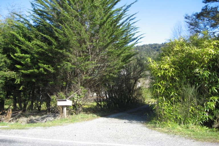 Photo of property in 69 Main Road, Blackball, 7804