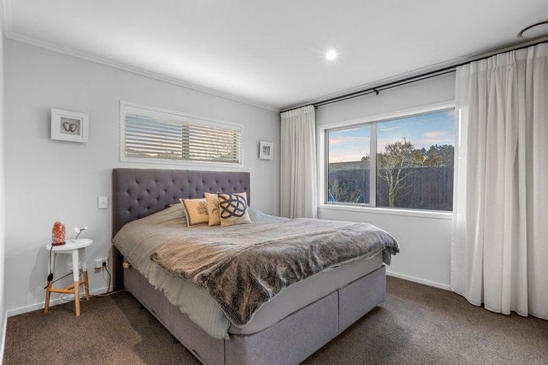 Photo of property in 32 Dunlops Crescent, Marshland, Christchurch, 8083