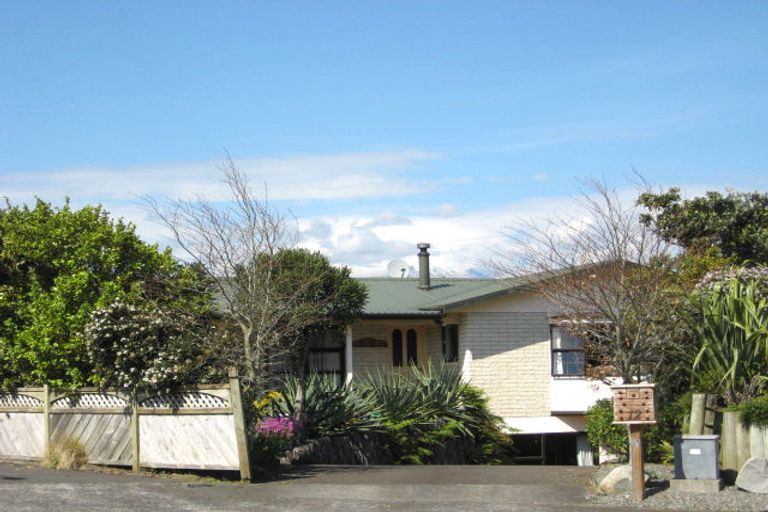 Photo of property in 12 Ash Place, Whalers Gate, New Plymouth, 4310