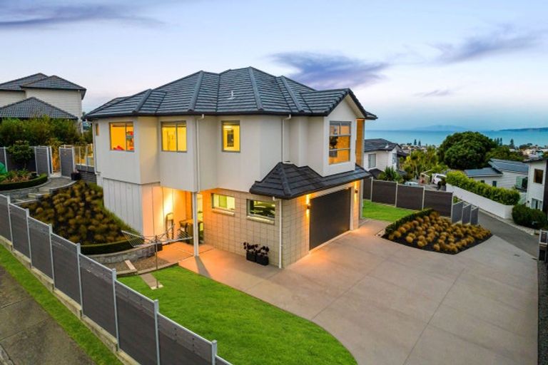 Photo of property in 32 Manhattan Rise, Orewa, 0931