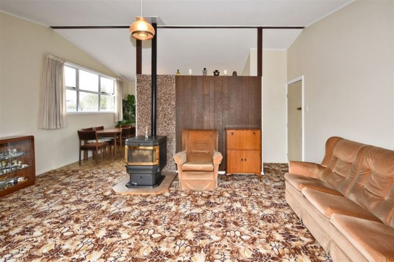 Photo of property in 10 Virgil Place, Northcote, Christchurch, 8052