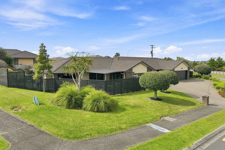 Photo of property in 2 Flavell Drive, Orewa, 0931