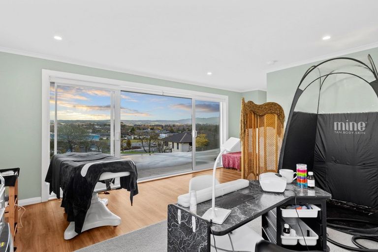 Photo of property in 10 Tralee Street, Omokoroa, 3114