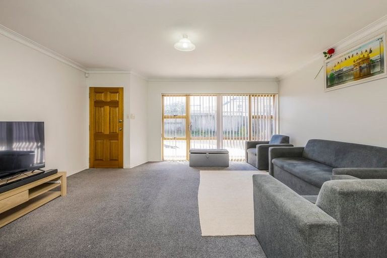 Photo of property in 2/66 Birdwood Avenue, Papatoetoe, Auckland, 2025