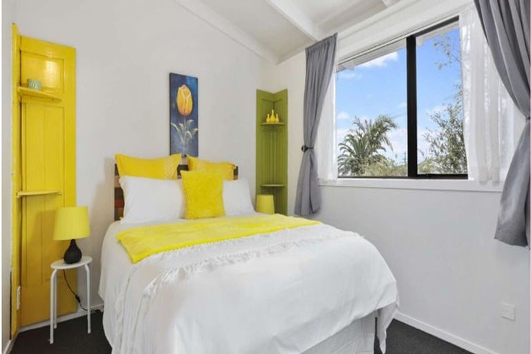 Photo of property in 44a Brains Road, Kelston, Auckland, 0602