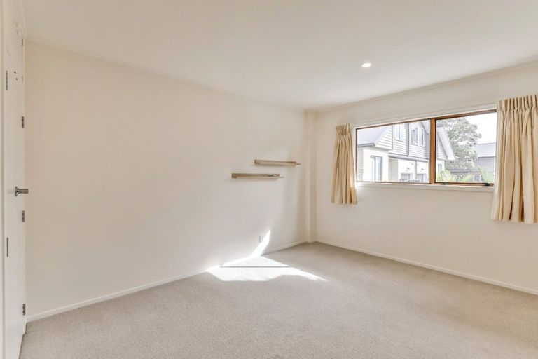 Photo of property in 2/29 Verbena Road, Birkdale, Auckland, 0626