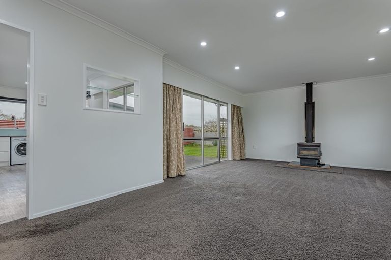 Photo of property in 10 Hollows Crescent, Takaro, Palmerston North, 4412