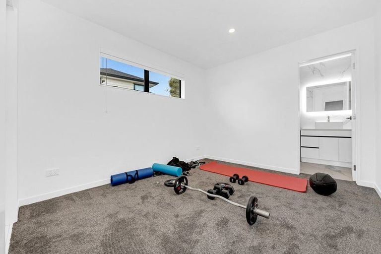 Photo of property in 32 Jabal Crescent, Totara Park, Auckland, 2105