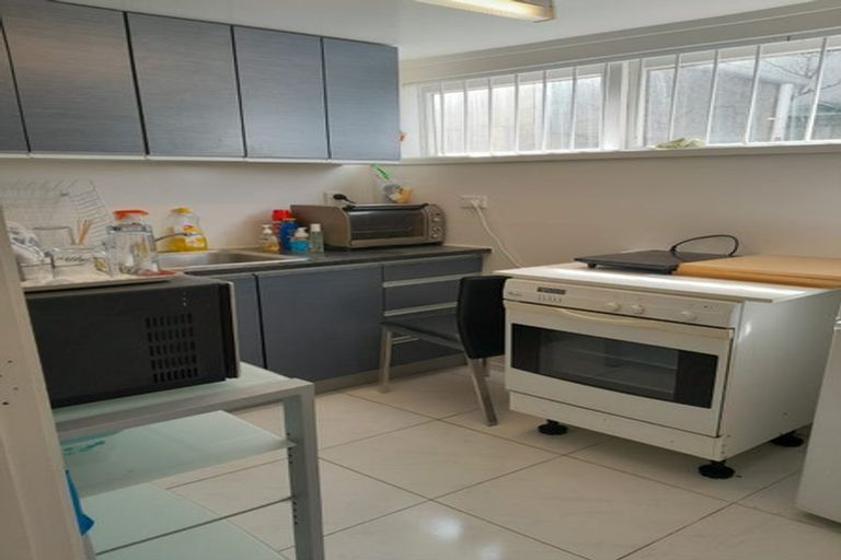 Photo of property in 17 The Terrace, Takapuna, Auckland, 0622