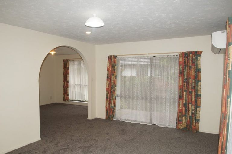 Photo of property in 32 Cowes Street, Avondale, Christchurch, 8061