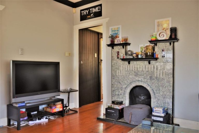 Photo of property in 4 Keystone Avenue, Mount Roskill, Auckland, 1041