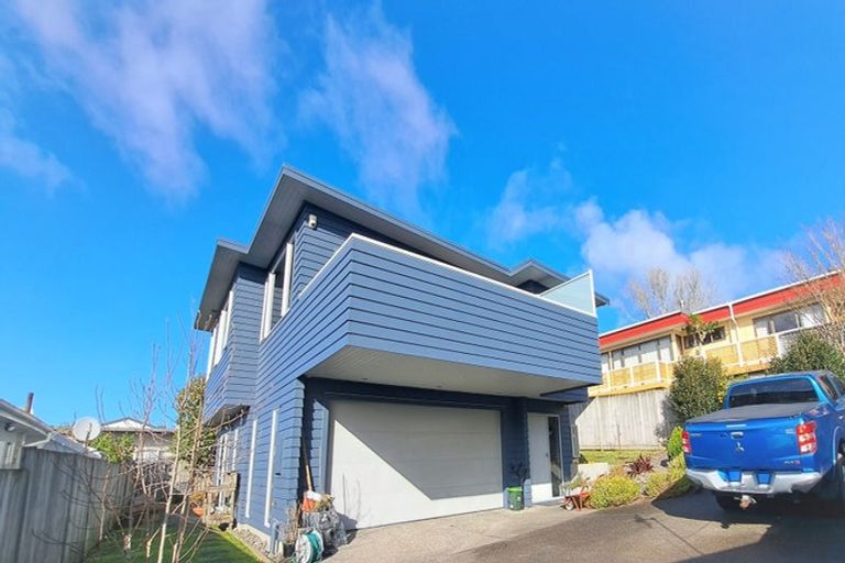 Photo of property in 14a Bank Street, Hillcrest, Auckland, 0627