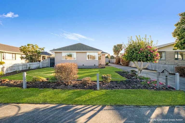 Photo of property in 19 Glenora Place, Hornby, Christchurch, 8042