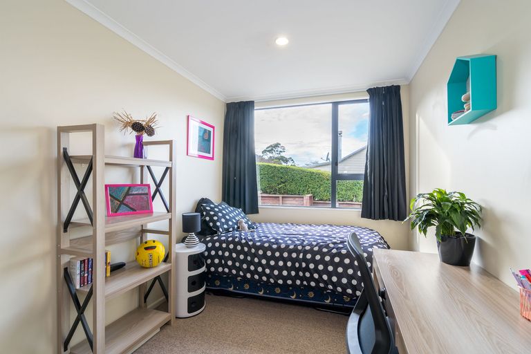 Photo of property in 5 Monowai Road, Ravensbourne, Dunedin, 9022