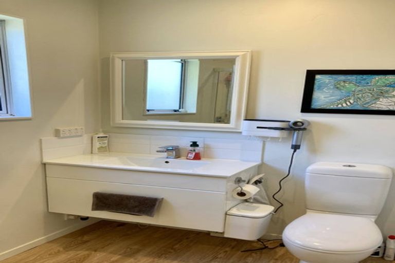 Photo of property in 9/8 Palmer Crescent, Silverstream, Upper Hutt, 5019