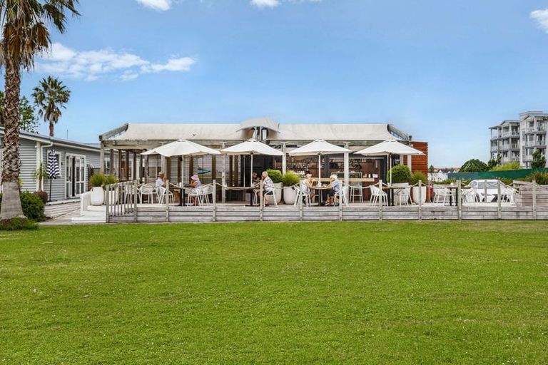 Photo of property in 38 Rewa Rewa Lane, Orewa, 0931