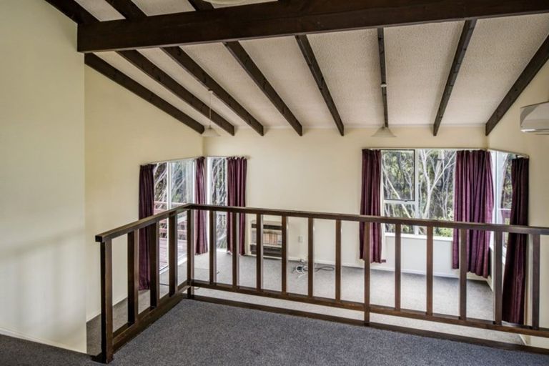 Photo of property in 23 Woolwich Close, Whitby, Porirua, 5024