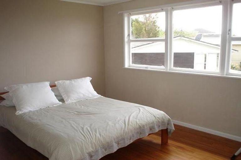 Photo of property in 729 East Coast Road, Browns Bay, Auckland, 0630