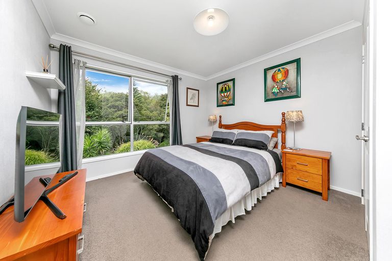 Photo of property in 92 Awanui Rise, Papakura, 2582