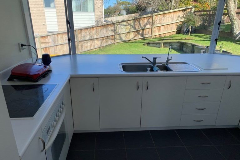 Photo of property in 1/17 Kells Place, Botany Downs, Auckland, 2010