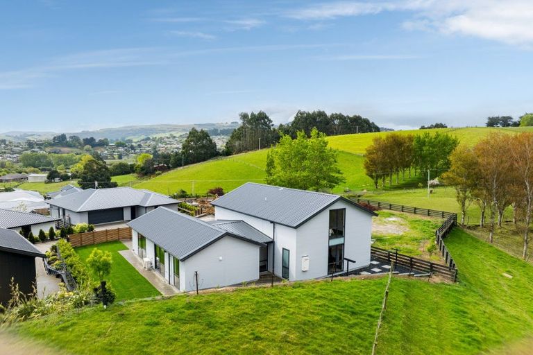 Photo of property in 10 Ella Lane, Green Island, Dunedin, 9018