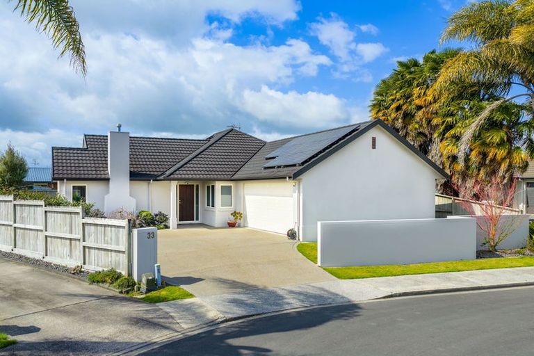 Photo of property in 33 Grace Avenue, Rototuna North, Hamilton, 3210