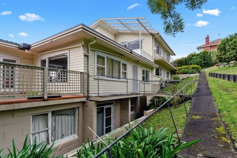 Photo of property in 71 College Road, Northcote, Auckland, 0627