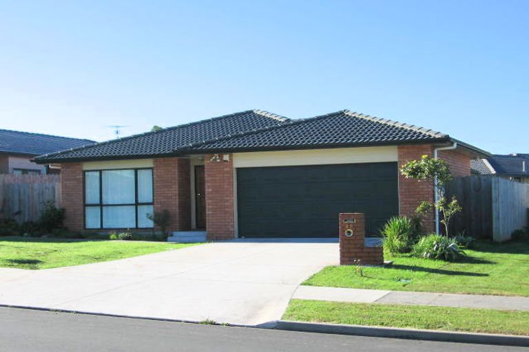 Photo of property in 40 Robin Brooke Drive, Flat Bush, Auckland, 2019