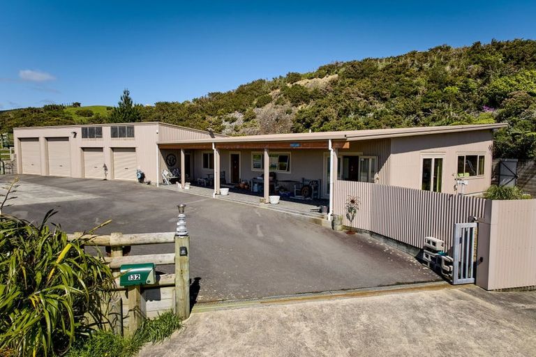 Photo of property in 132 Bing Lucas Drive, Tawa, Wellington, 5028
