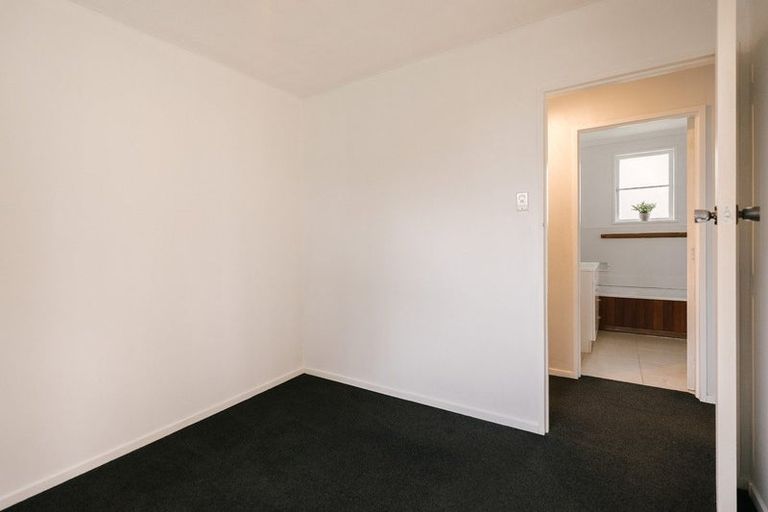 Photo of property in 25 Mokau Place, Terrace End, Palmerston North, 4410