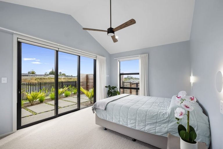 Photo of property in 54 Fernbrook Drive, Hurworth, New Plymouth, 4310